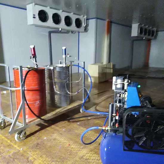 聚氨酯噴涂設(shè)備冷庫保溫施工安裝注意事項(圖1) 聚氨酯噴涂設(shè)備冷庫保溫施工