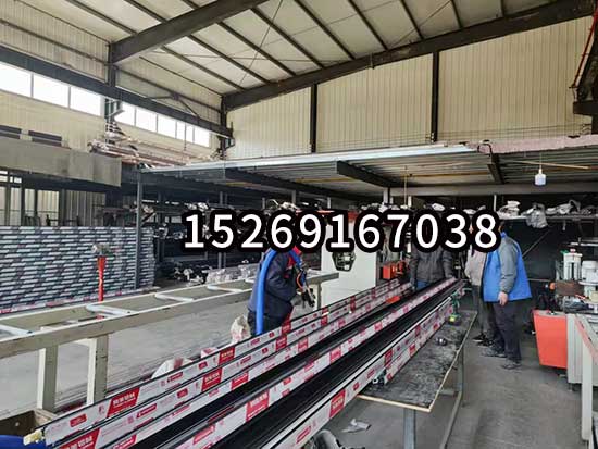 斷橋鋁門窗內(nèi)部填充物 聚氨酯泡沫(圖5) 聚氨酯泡沫斷橋鋁門窗內(nèi)部填充物